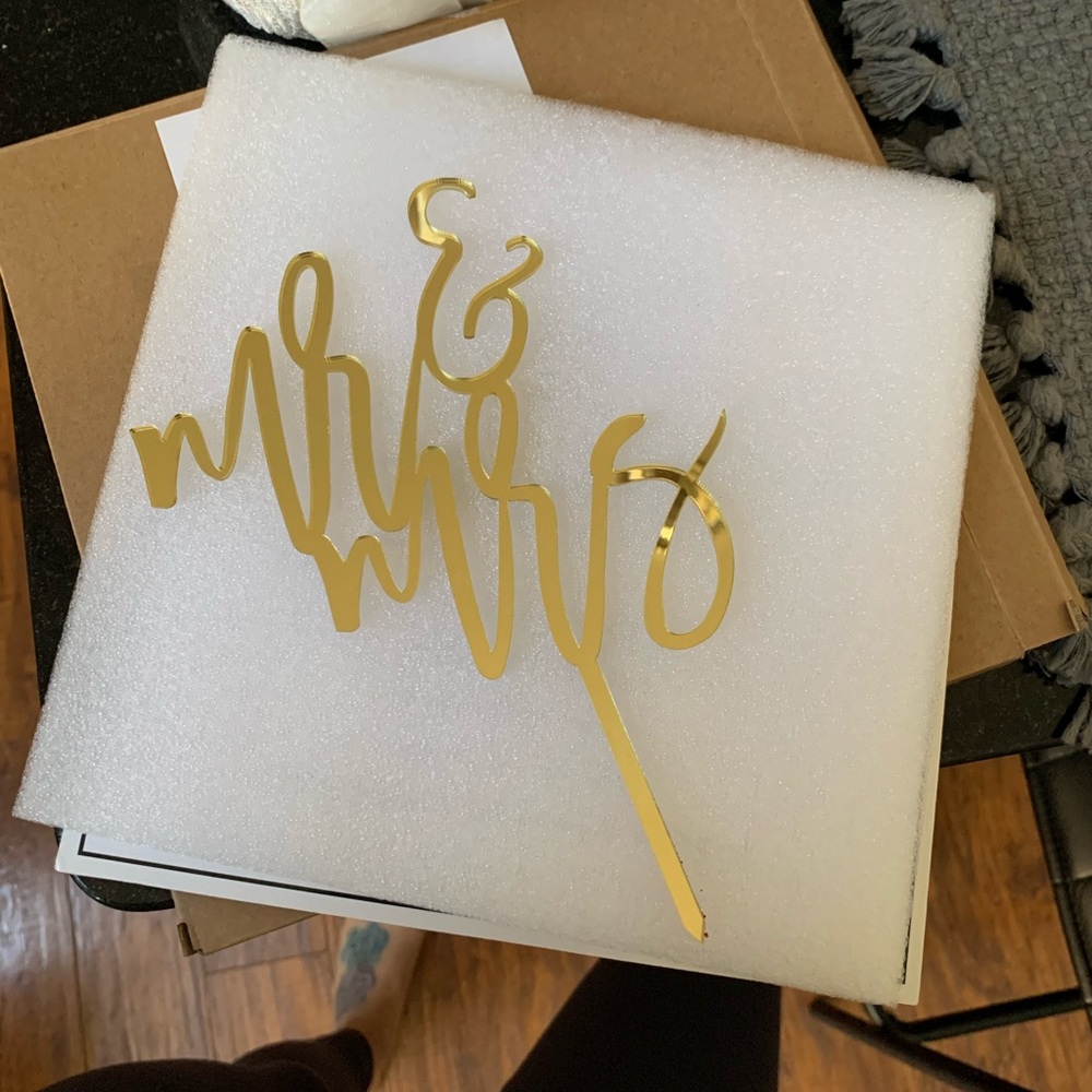 Cake topper